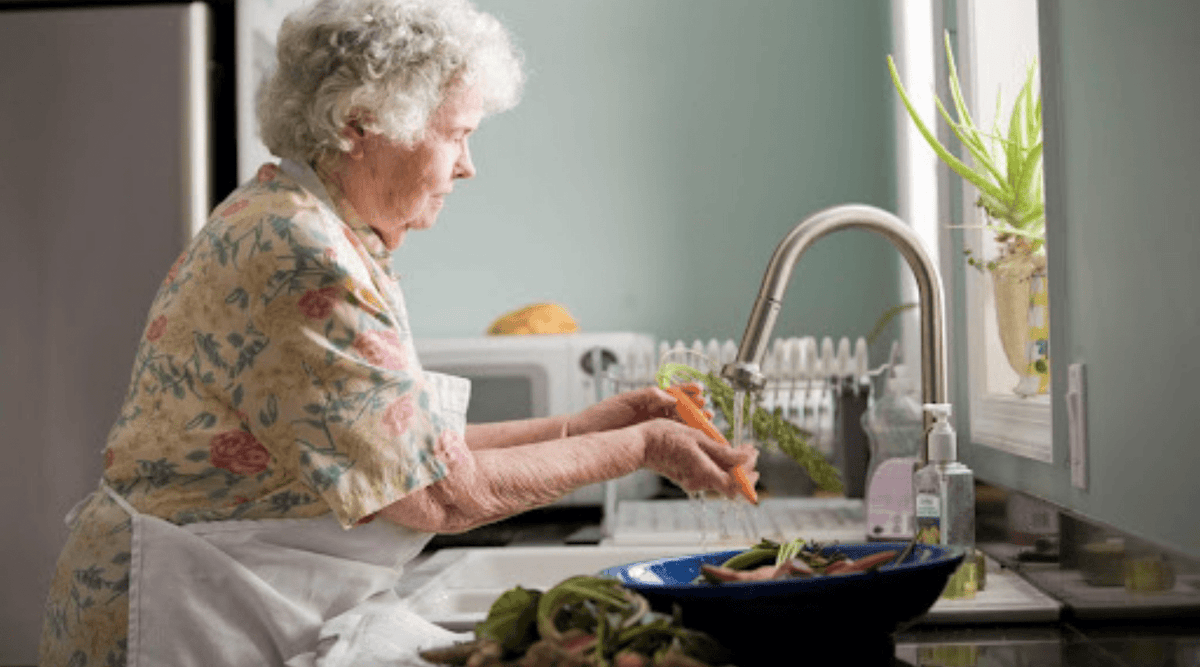 El cuidado de los adultos mayores también necesita una dieta adecuada