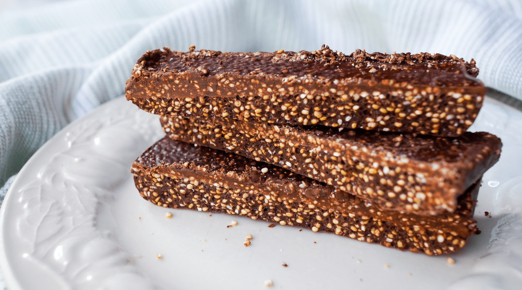 Satisface tu antojo de dulce con estas barras de quinoa crujientes y saludables