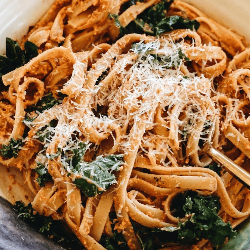A mouth-watering fettuccini pasta with kale and romesco sauce