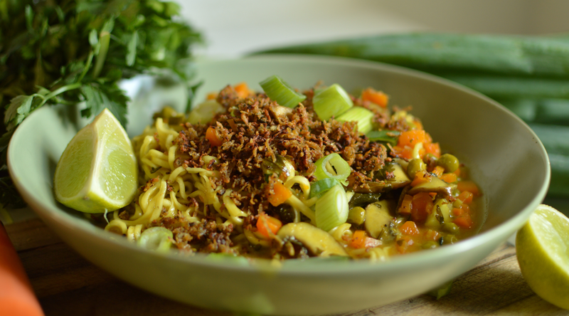 Creamy Curry Ramen Noodles with Crispy Grated Tofu