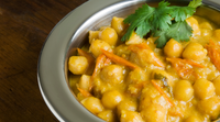 Cozy Garbanzo Curry Bowl: A Hearty Recipe for Chilly Evenings